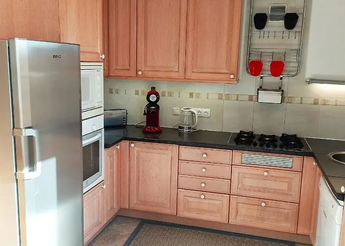 Aurora Quiet Flat With Pool And Great Mountain And Sea Views 아파트