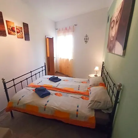 아파트 Aurora Quiet Flat With Pool And Great Mountain And Sea Views *