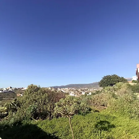 Aurora Quiet Flat With Pool And Great Mountain And Sea Views דירה *